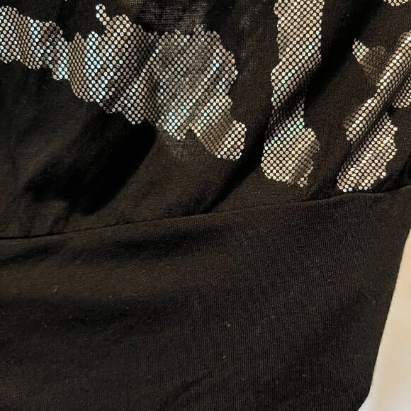 NWT Romeo & Juliet Couture Black slashed back Top, Size M - Picture 7 of 13
